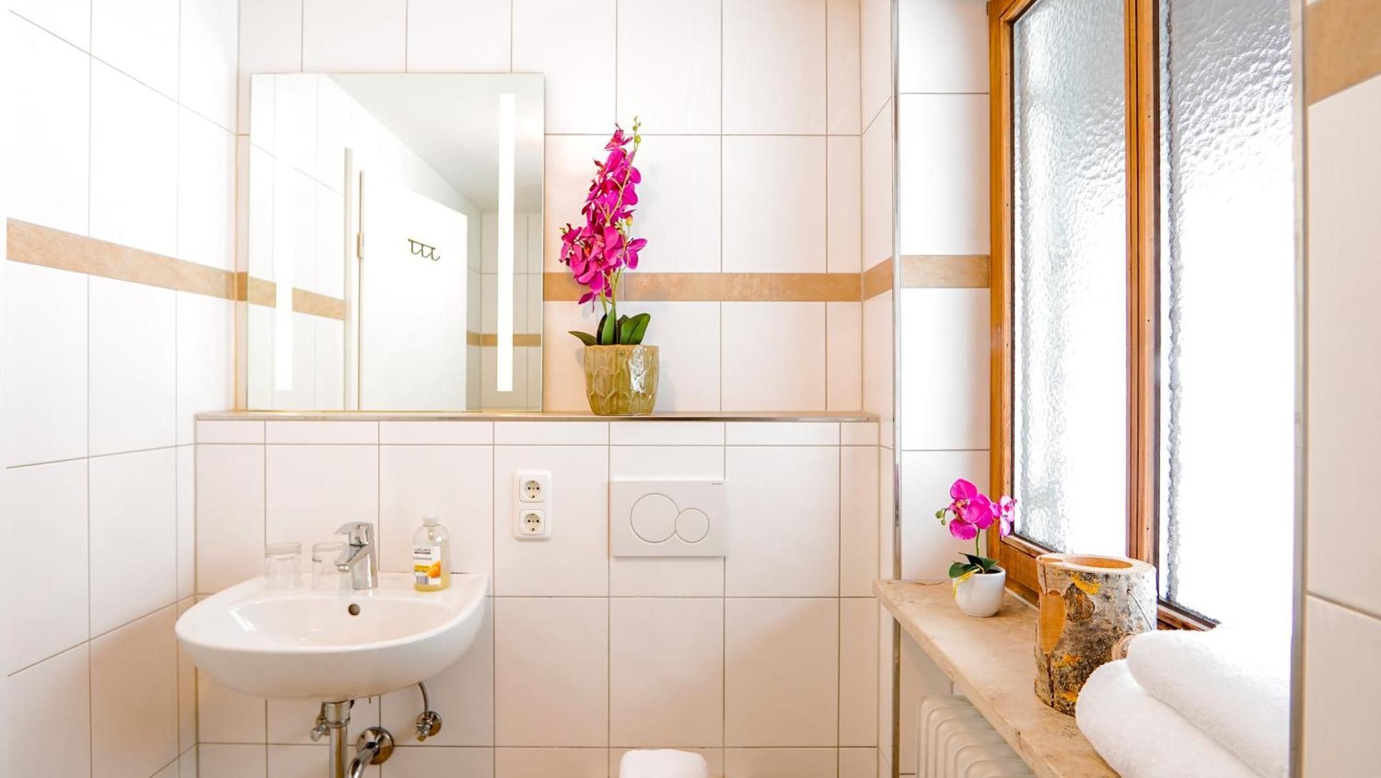 Landgasthof Zum Papyrer - Erholung Im Urlaubsgebiet Lenggries Room photo